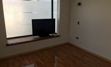 Propiedad  Servicios Profesionales/Instituciones