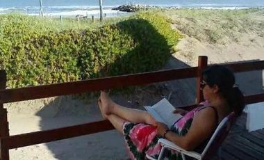 Casa en venta - 2 Dormitorios 2 Baños - Cochera - 300Mts2 - Mar de Cobo