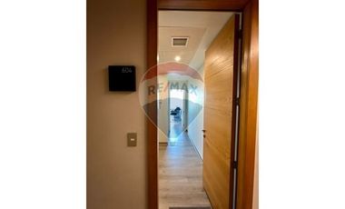 Oficina con Estacionamiento y Bodega Clinica Meds