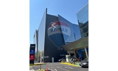 Oficina con Estacionamiento y Bodega Clinica Meds