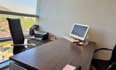 Oficina con Estacionamiento y Bodega Clinica Meds