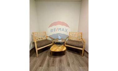 Oficina con Estacionamiento y Bodega Clinica Meds