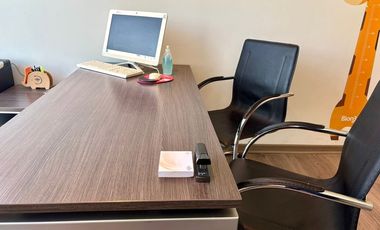 Oficina con Estacionamiento y Bodega Clinica Meds