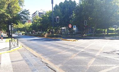 Estupendo estacionamiento en Los Leones