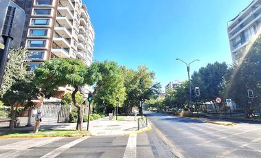 Estupendo estacionamiento en Los Leones