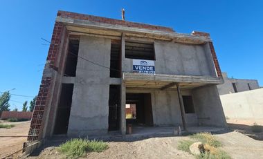 Casa en  a terminar en Barrio Costa Jardín 2