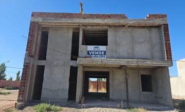 Casa en  a terminar en Barrio Costa Jardín 2