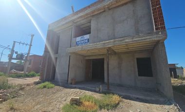 Casa en  a terminar en Barrio Costa Jardín 2