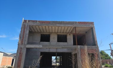 Casa en  a terminar en Barrio Costa Jardín 2