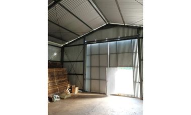 Parcela y Galpón,  Cerca de Lago Riñihue