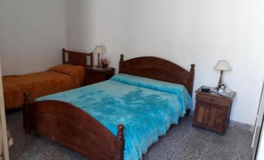Casa en venta - 2 Dormitorios 1 Baño - 118Mts2 - Mar de Ajó