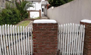 Casa en venta - 2 Dormitorios 1 Baño - 118Mts2 - Mar de Ajó