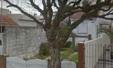 Casa en venta - 2 Dormitorios 1 Baño - 118Mts2 - Mar de Ajó