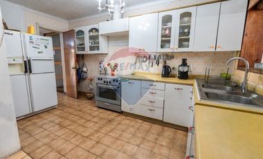 Amplia y luminosa casa en Brown Sur (656 m2)