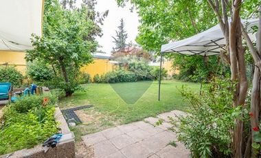 Amplia y luminosa casa en Brown Sur (656 m2)