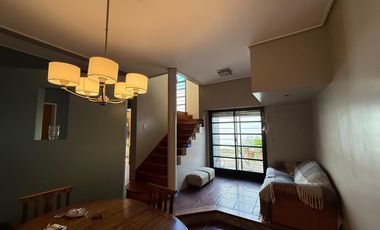 Casa Cinco Ambientes en Venta en Wilde