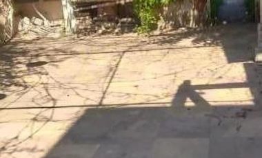 Casa a refaccionar en venta - 2 Dormitorios 1 Baño - Cochera - 353Mts2 - Manuel B Gonnet