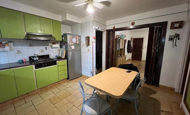 Chalet 5 ambientes con parque sobre lote de 462m2 en Eduardo Peralta Ramos y 12 de octubre