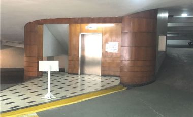 ¡Estacionamiento en el centro de Santiago!