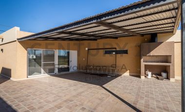 EN VENTA Casa 2 Dormitorios - Las Casuarinas - Ibarlucea