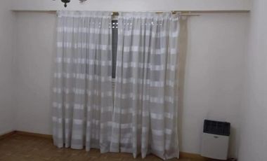 Comodoro Rivadavia 100, Bernal Oeste ¡PH de tres ambientes en Venta!