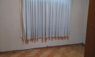 Comodoro Rivadavia 100, Bernal Oeste ¡PH de tres ambientes en Venta!