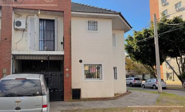 Departamento en venta de 3 ambientes en Bernal. ¡Apto Credito!