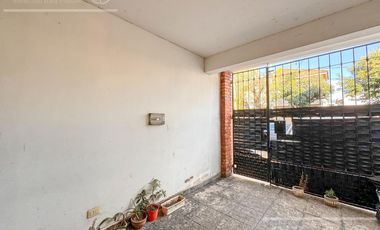 Departamento en venta de 3 ambientes en Bernal. ¡Apto Credito!
