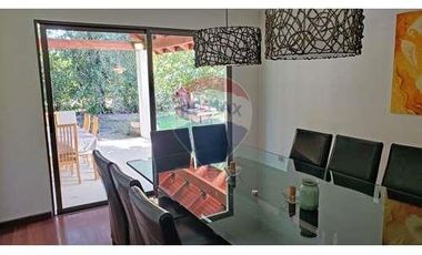 Encantadora casa de estilo chileno en Chicureo