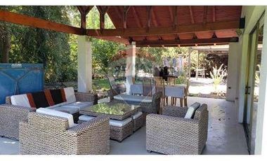 Encantadora casa de estilo chileno en Chicureo