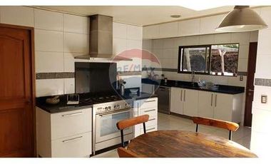 Encantadora casa de estilo chileno en Chicureo