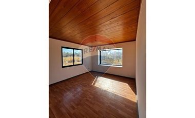 Casa Moderna en Country Santa Eliana, Biobío