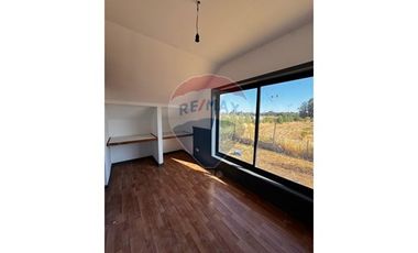 Casa Moderna en Country Santa Eliana, Biobío