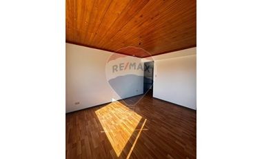 Casa Moderna en Country Santa Eliana, Biobío