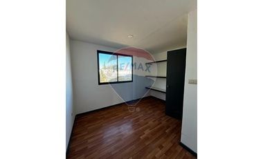 Casa Moderna en Country Santa Eliana, Biobío