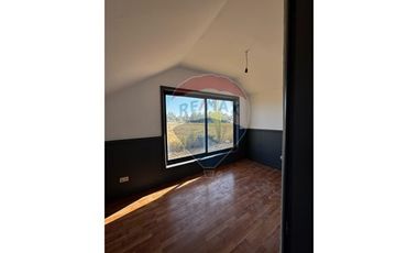 Casa Moderna en Country Santa Eliana, Biobío