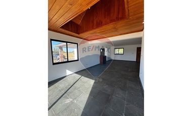 Casa Moderna en Country Santa Eliana, Biobío