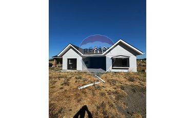 Casa Moderna en Country Santa Eliana, Biobío