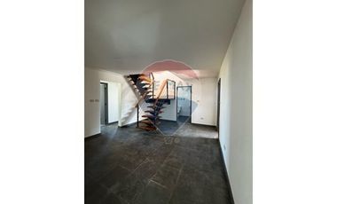 Casa Moderna en Country Santa Eliana, Biobío