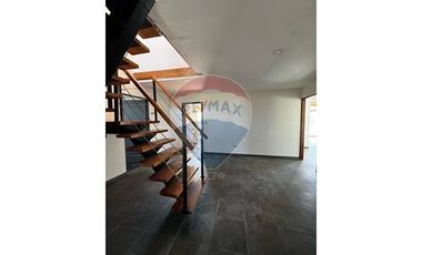 Casa Moderna en Country Santa Eliana, Biobío