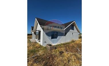 Casa Moderna en Country Santa Eliana, Biobío