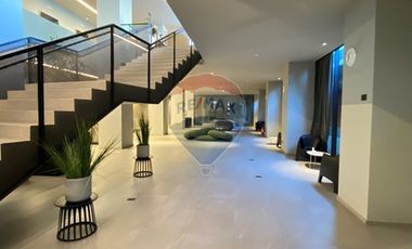 ARRIENDO OFICINA AV.LA DEHESA, 61 M², 3 EST, 2 BDG