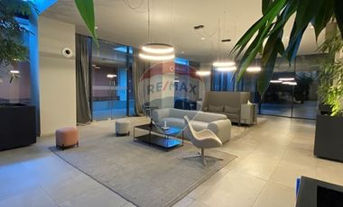 ARRIENDO OFICINA AV.LA DEHESA, 61 M², 3 EST, 2 BDG