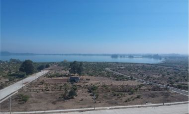 Se vende terreno Lago Machicura.