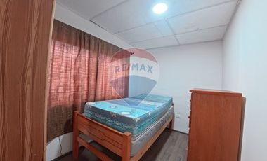 ¡Hostal en venta: inversión en Santiago!