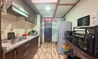 ¡Hostal en venta: inversión en Santiago!