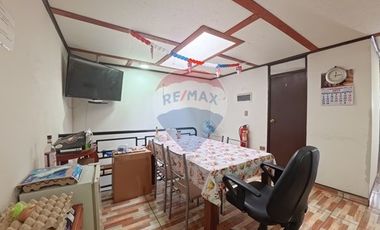 ¡Hostal en venta: inversión en Santiago!