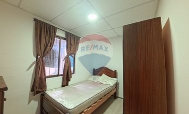 ¡Hostal en venta: inversión en Santiago!