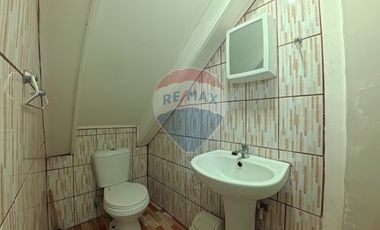 ¡Hostal en venta: inversión en Santiago!