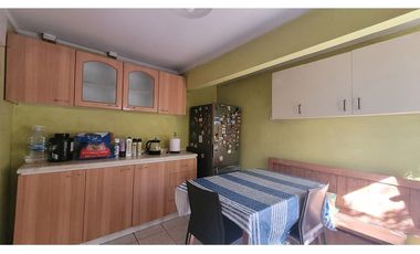 SE VENDE AMPLIA CASA  EN LA COMUNA DE MACUL